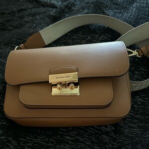 Michael Kors Leather Shoulder Crossbody Bag Tan